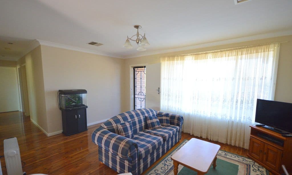 2 Comerford Street, Cowra NSW 2794, Cowra - Thumbnail 2