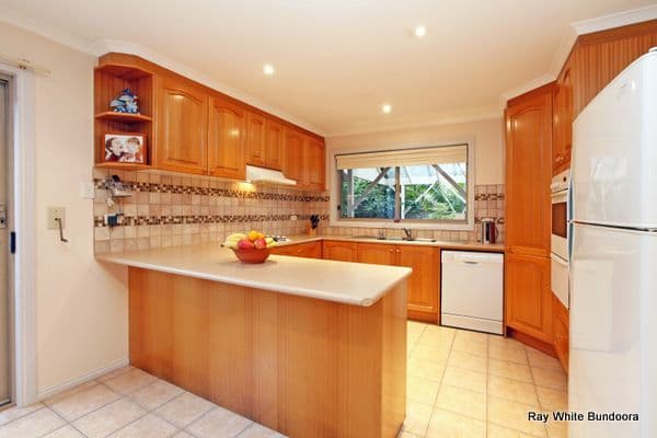 81 Josef Avenue, BUNDOORA VIC 3083, Bundoora - Thumbnail 3