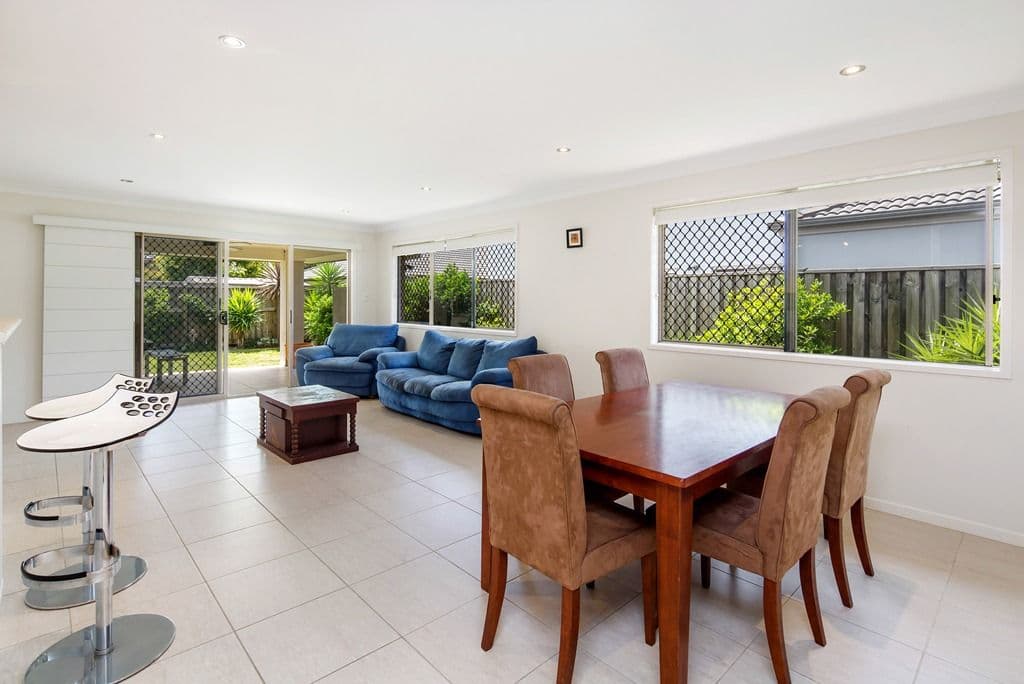 6 Birchgrove Street, SIPPY DOWNS QLD 4556, Sippy Downs - Thumbnail 6