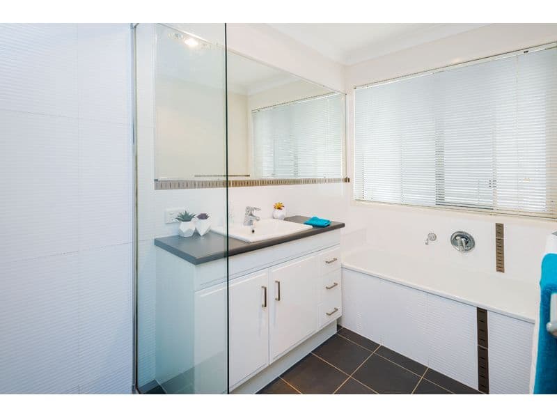 10 Yvonne Road, Eight Mile Plains QLD 4113, Eight Mile Plains - Thumbnail 7