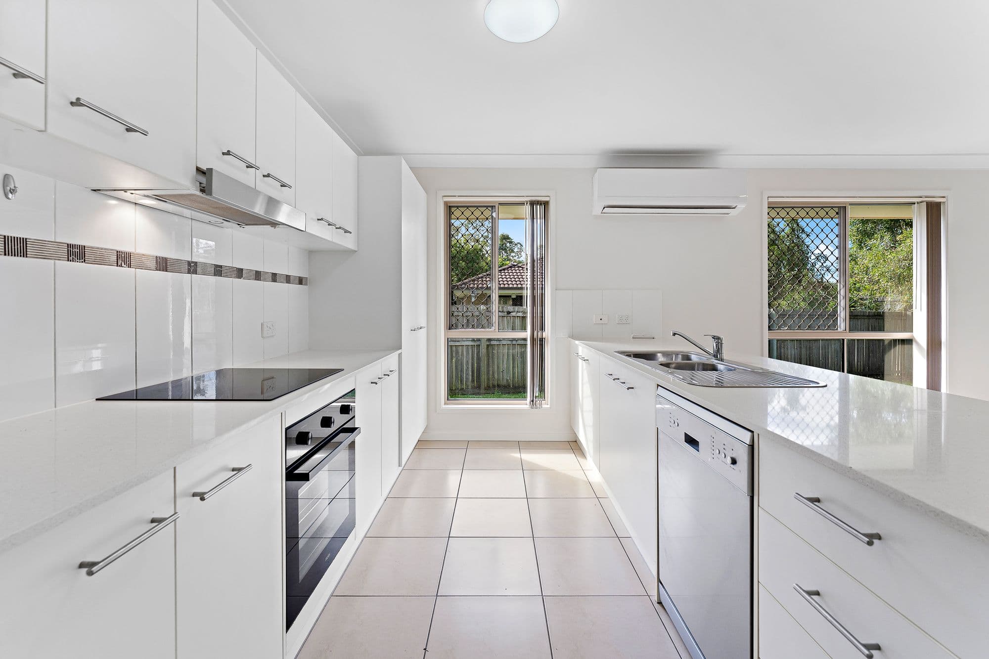 10 Bellflower Crescent, Mount Cotton QLD 4165, Mount Cotton - Thumbnail 2