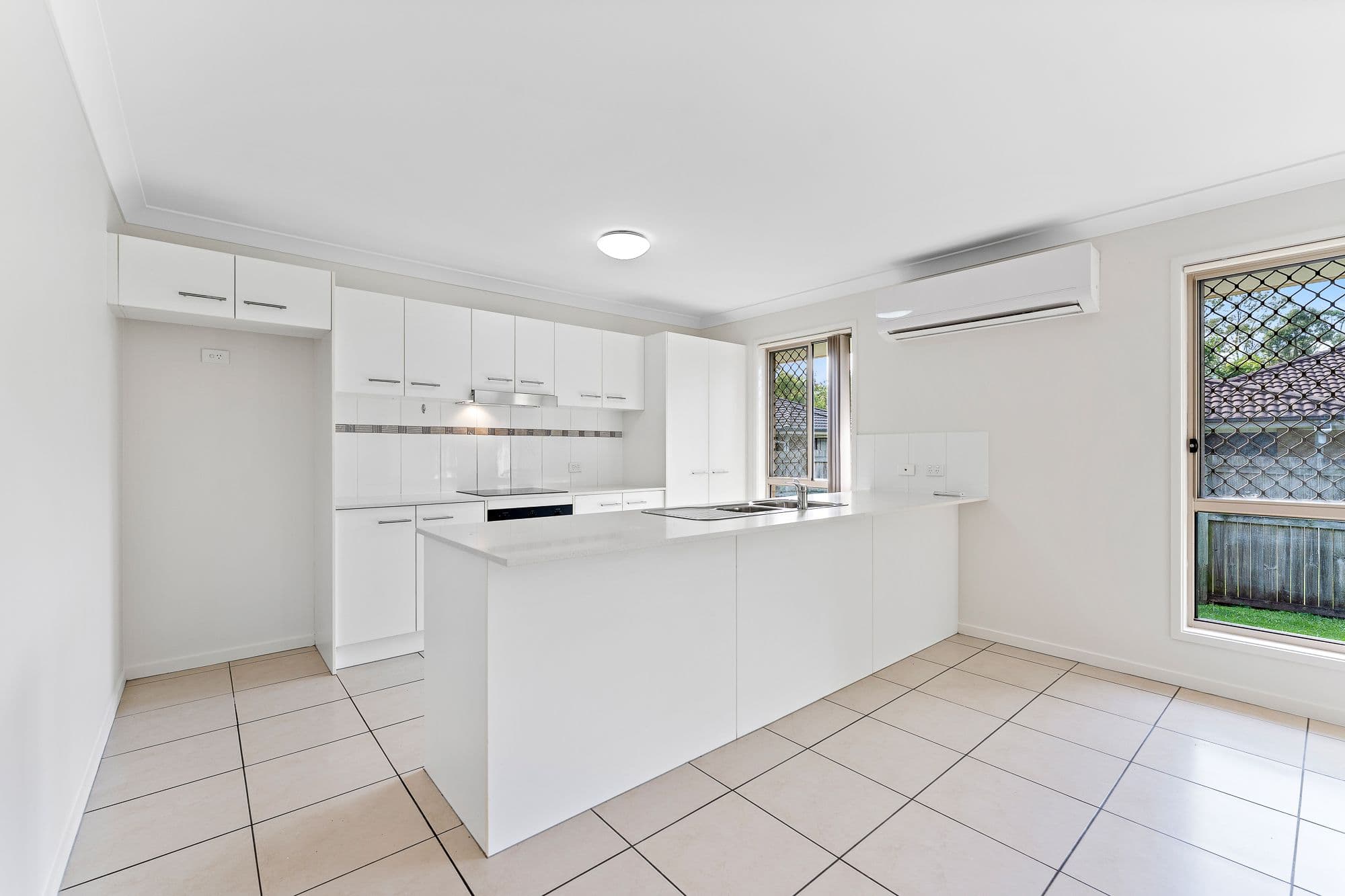 10 Bellflower Crescent, Mount Cotton QLD 4165, Mount Cotton - Thumbnail 5