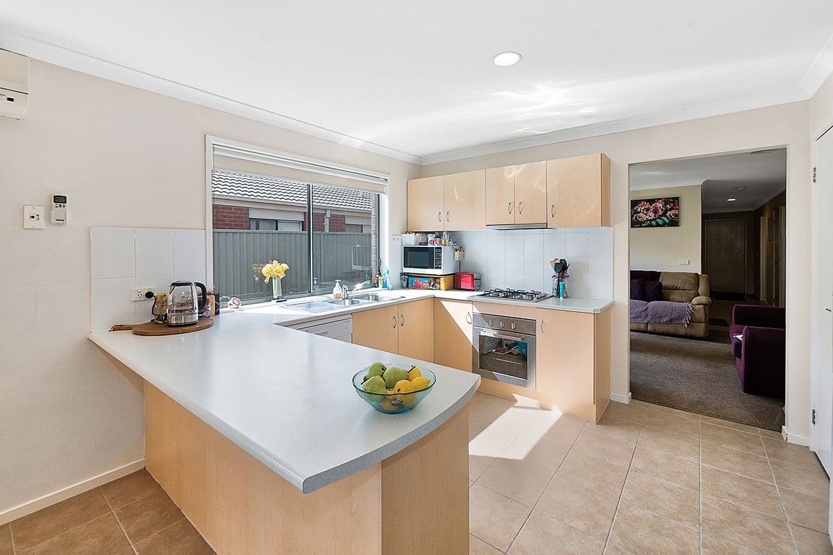 11 Maddock Drive, Cranbourne East VIC 3977, Cranbourne East - Thumbnail 7