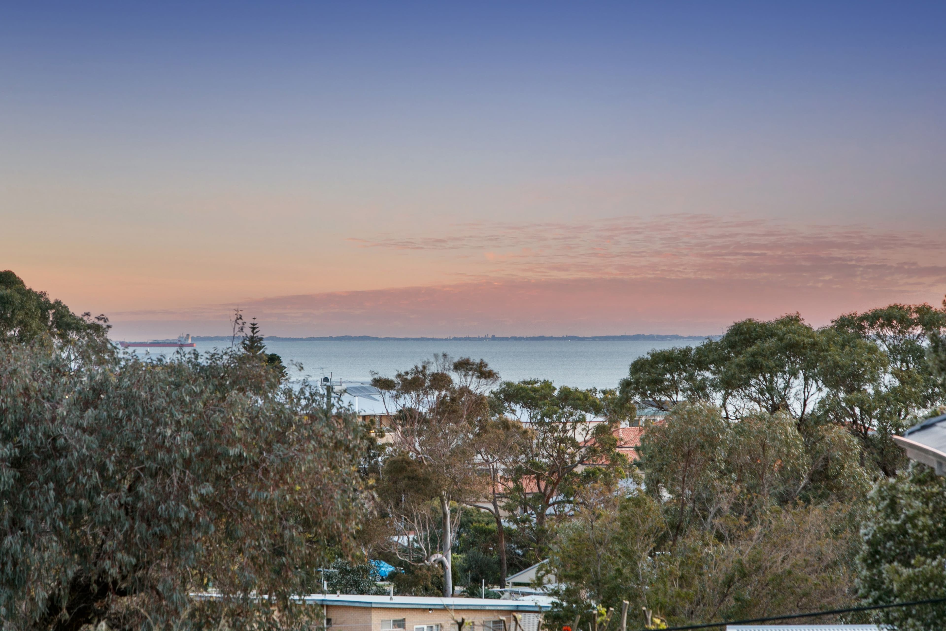 27 Kempenfeldt Avenue, Sorrento WA 6020, Sorrento - Thumbnail 3