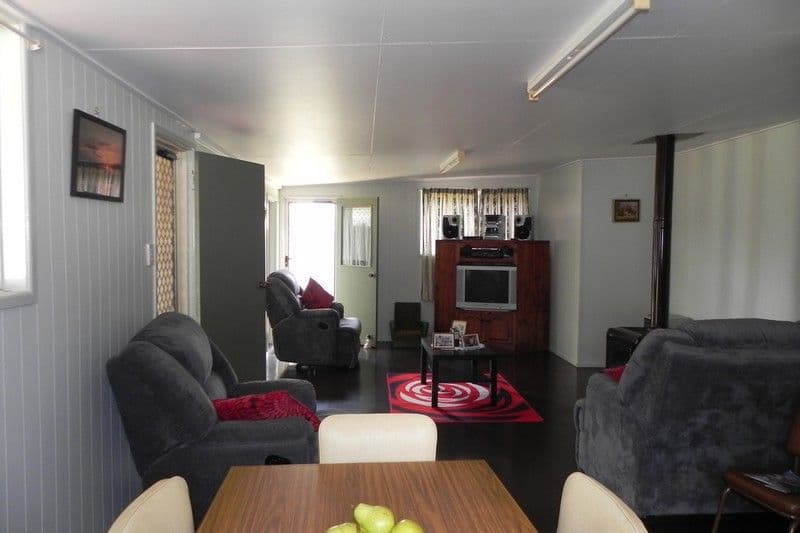 102 OShea Avenue, SOUTHBROOK QLD 4363, Southbrook - Thumbnail 2