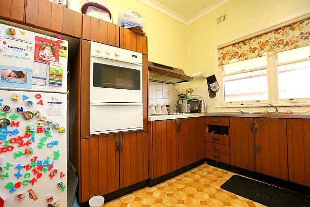16 Flinders Road, GEORGES HALL NSW 2198, Georges Hall - Thumbnail 3