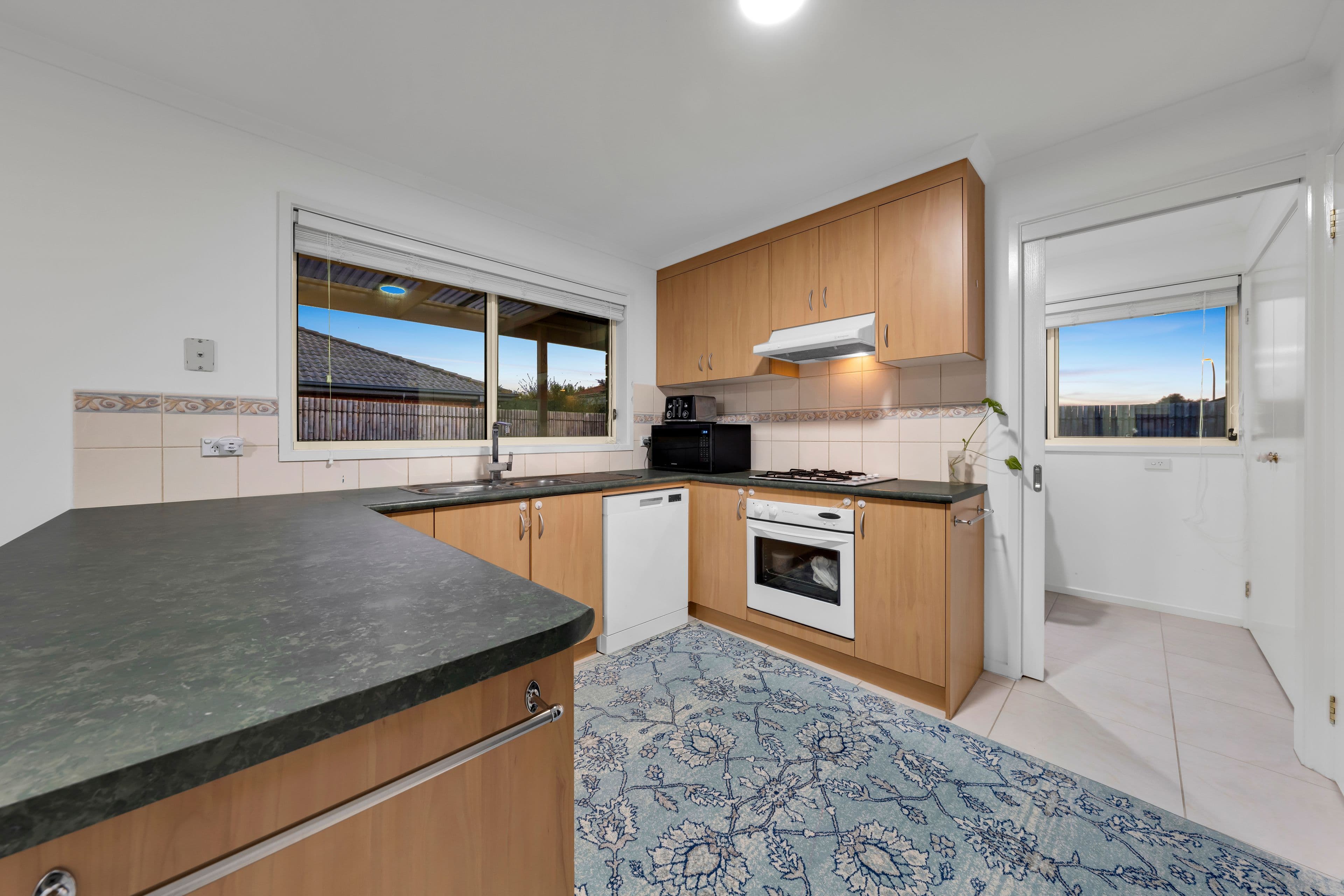 12 Jasa Crescent, Cranbourne West VIC 3977, Cranbourne West - Thumbnail 2