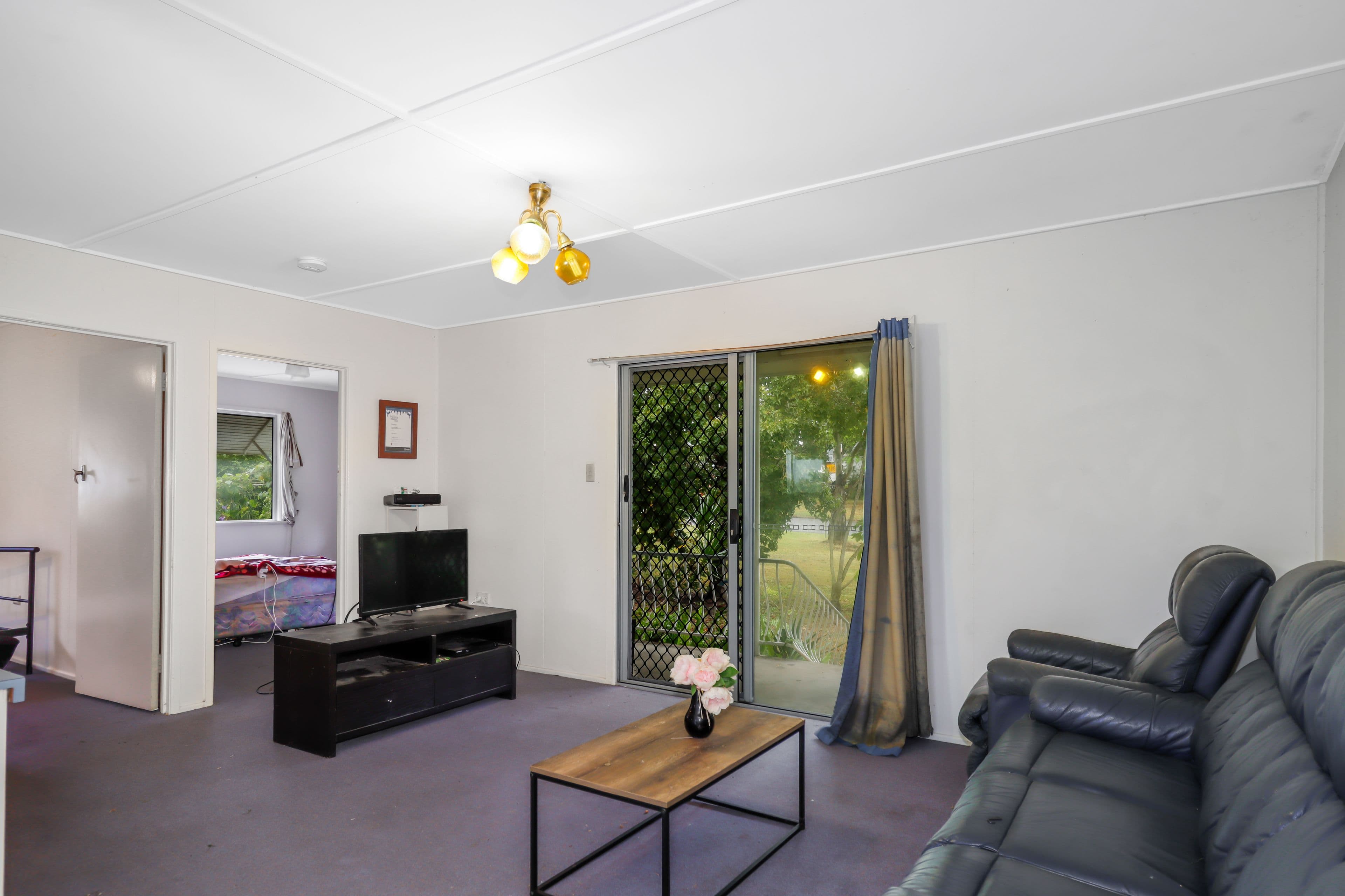 328 Torquay Terrace, Torquay QLD 4655, Torquay - Thumbnail 5