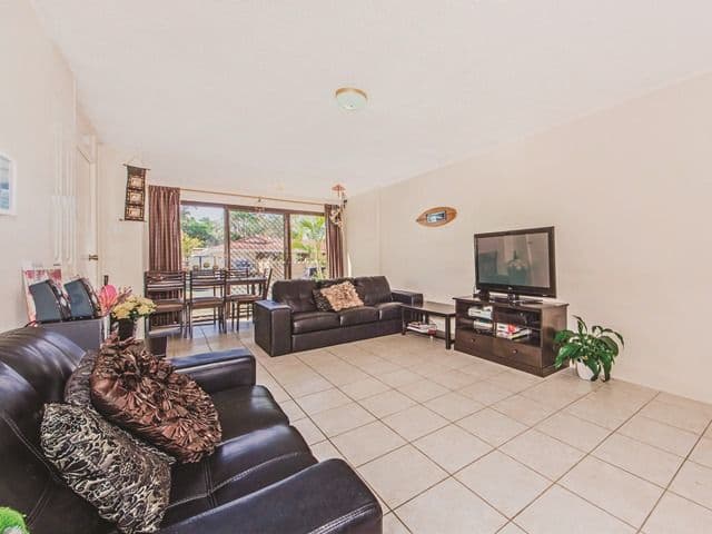 46 Oceanic Drive, MERMAID WATERS QLD 4218, Mermaid Waters - Thumbnail 3