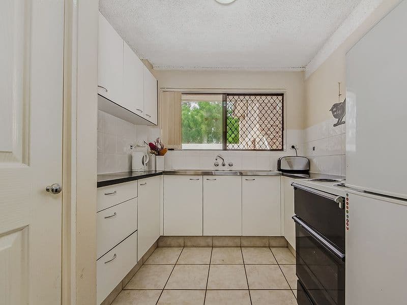 46 Oceanic Drive, MERMAID WATERS QLD 4218, Mermaid Waters - Thumbnail 4