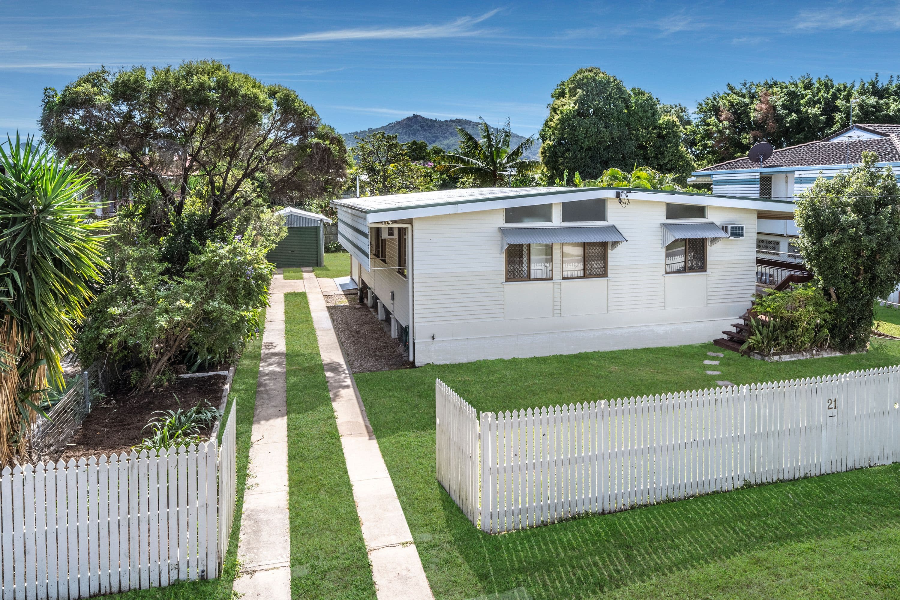 21 Surrey Street, Hyde Park QLD 4812, Hyde Park - Thumbnail 2