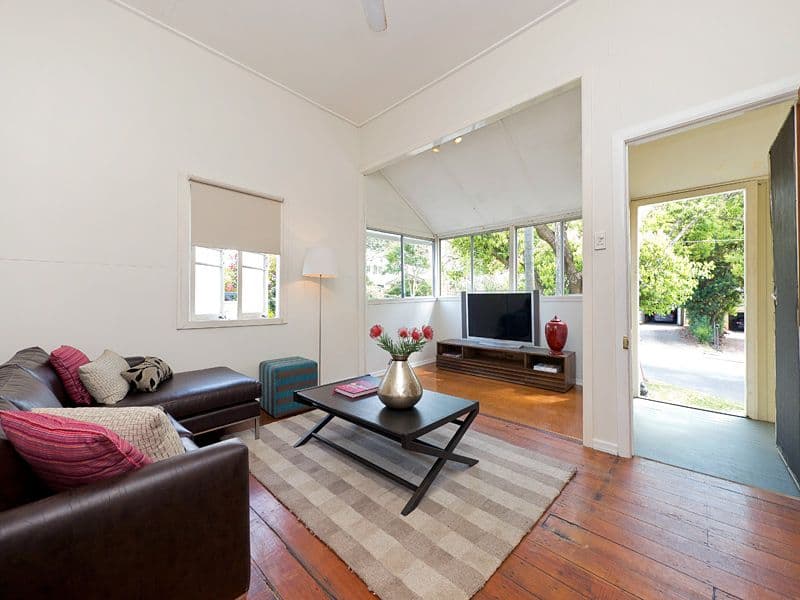 10 Mortlake Road, GRACEVILLE QLD 4075, Graceville - Thumbnail 2