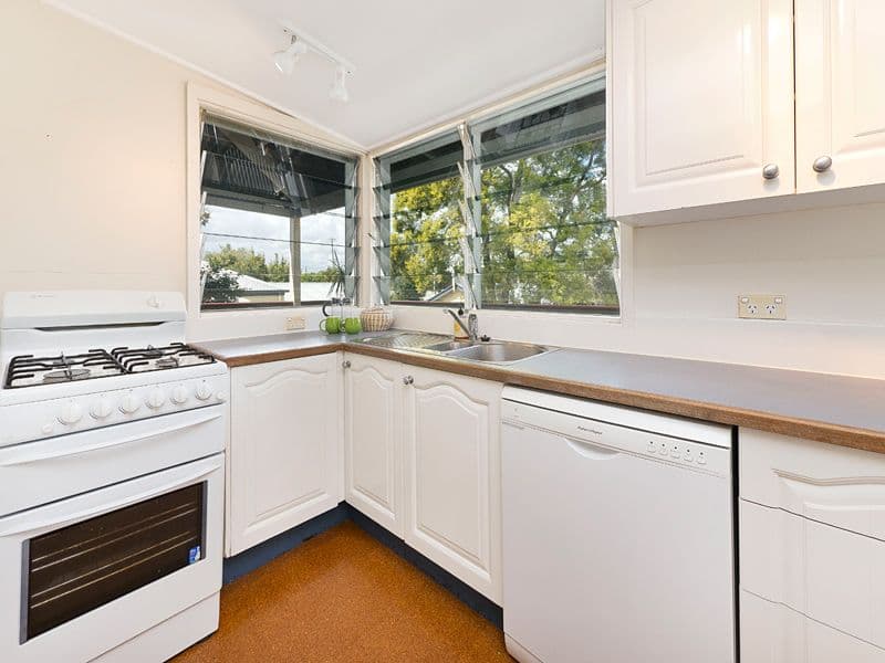 10 Mortlake Road, GRACEVILLE QLD 4075, Graceville - Thumbnail 3