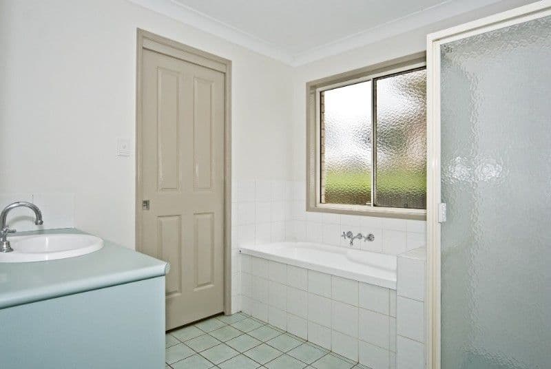 74 Glenvale Road, HARRISTOWN QLD 4350, Harristown - Thumbnail 6
