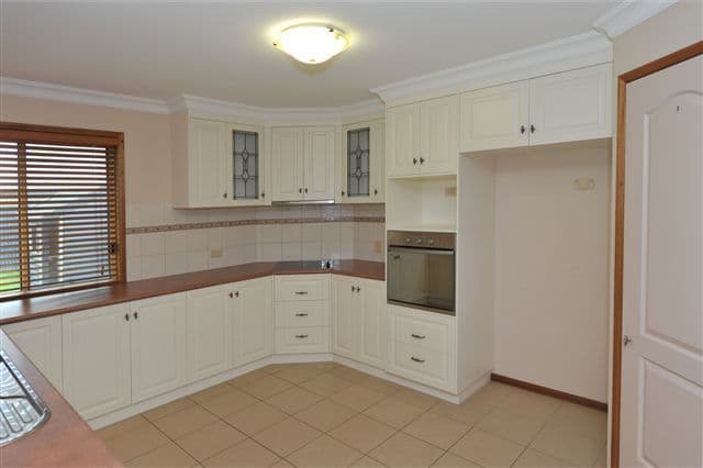30 Catherine Crescent, KINGSTHORPE QLD 4400, Kingsthorpe - Thumbnail 5