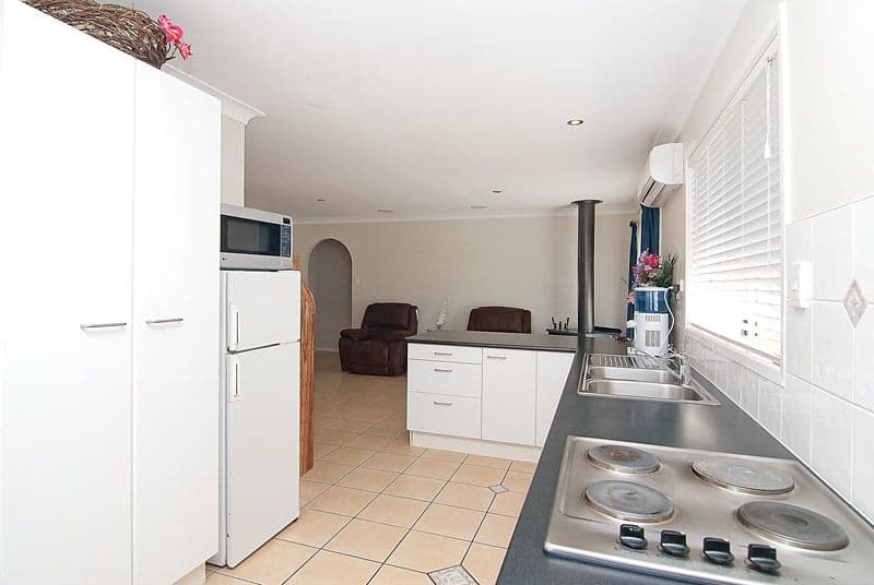 16 Lycoris Street, CRESTMEAD QLD 4132, Crestmead - Thumbnail 2
