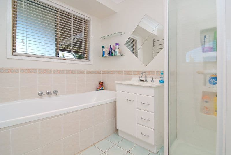 16 Lycoris Street, CRESTMEAD QLD 4132, Crestmead - Thumbnail 4