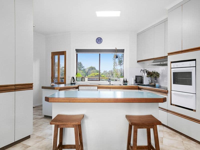 31 Port Fairy Road, Ararat VIC 3377, Ararat - Thumbnail 5