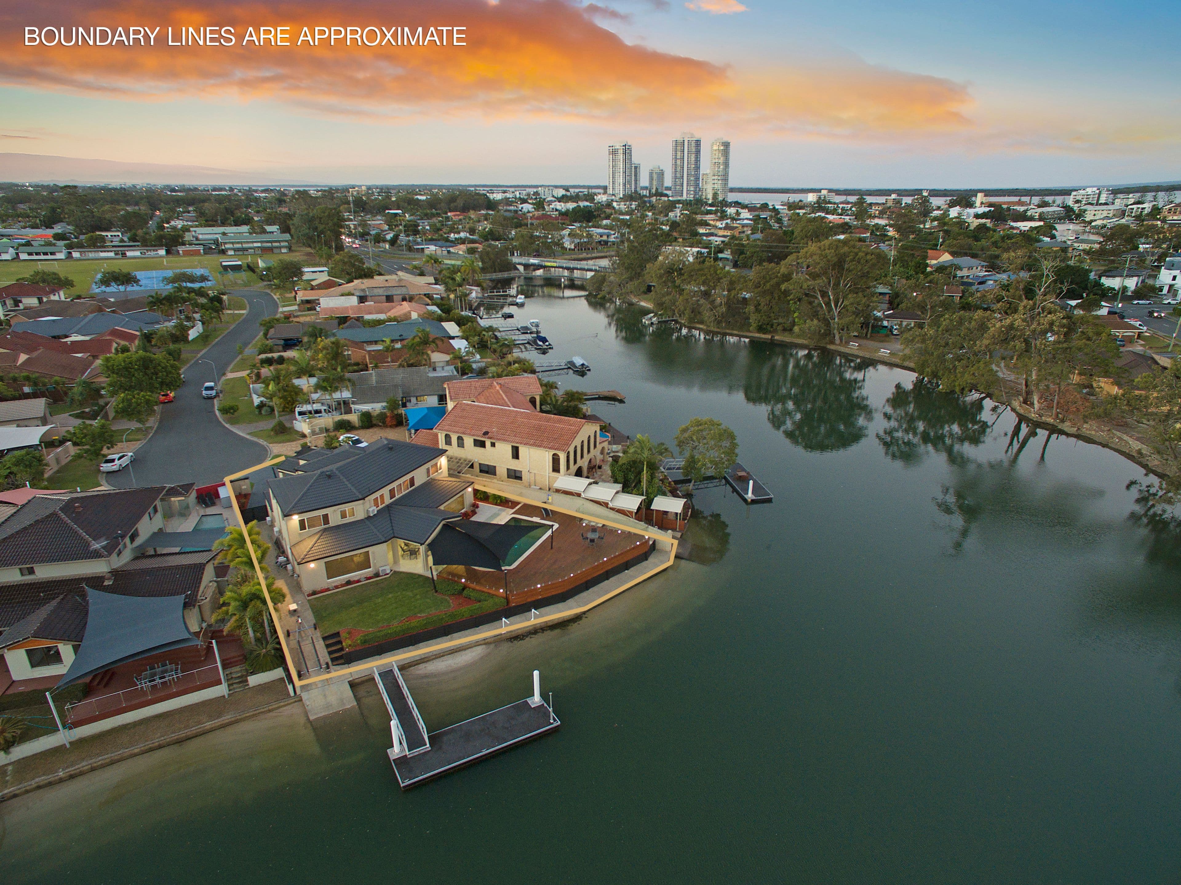 18 Clipper Court, Biggera Waters QLD 4216, Biggera Waters - Thumbnail 2