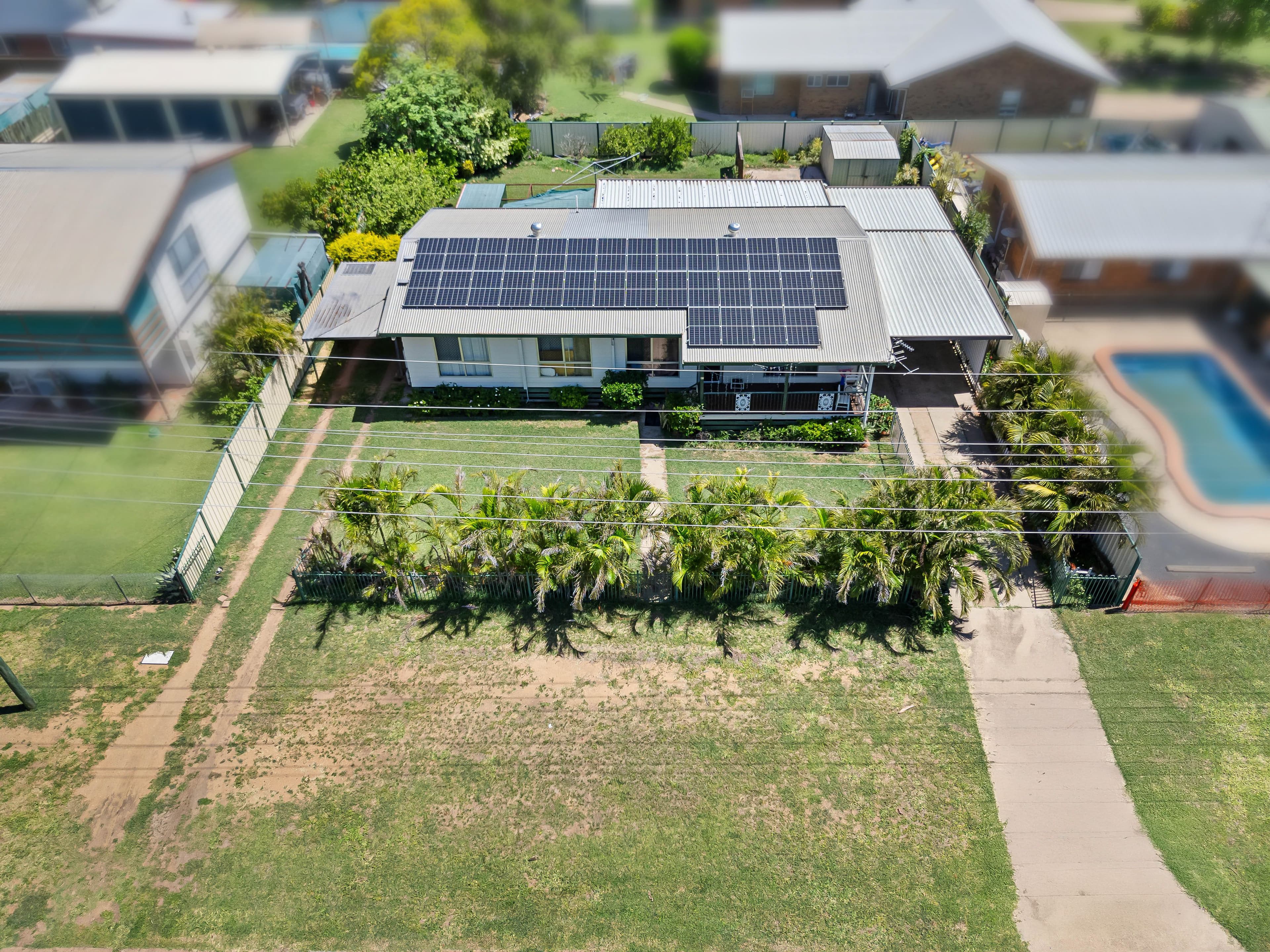 26 Campbell Street, Emerald QLD 4720, Emerald - Thumbnail 2