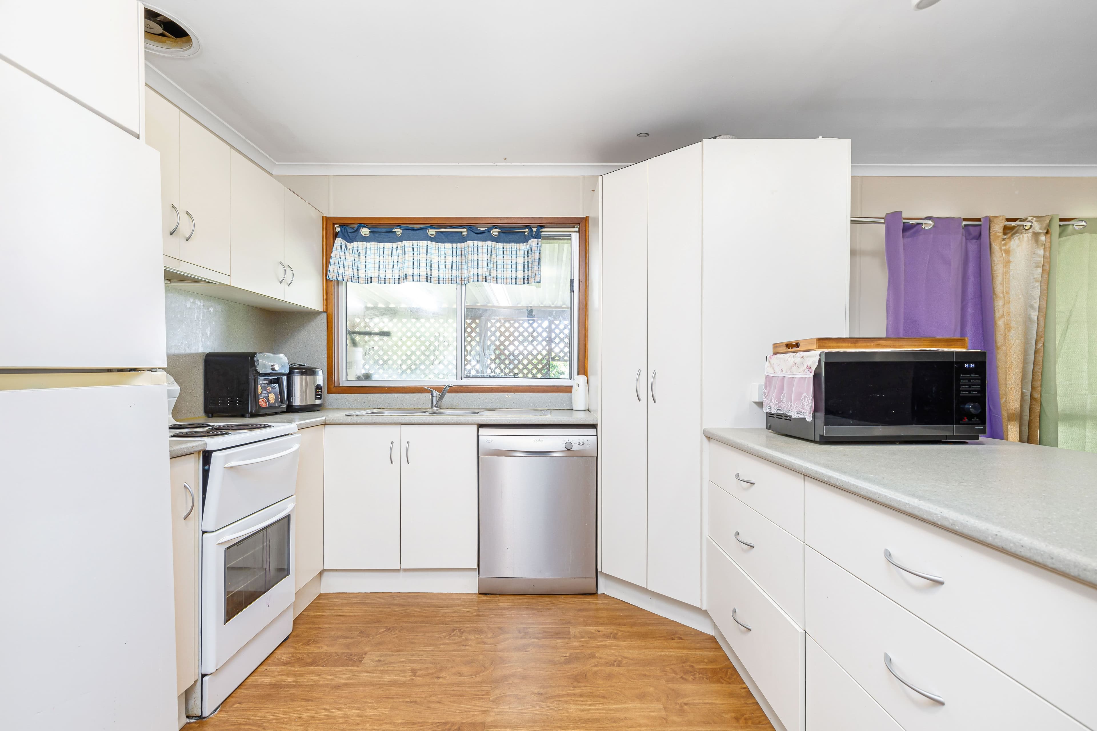 26 Campbell Street, Emerald QLD 4720, Emerald - Thumbnail 4