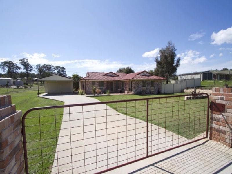 9 Carys Road, Glenvale, QLD, 4350, Glenvale - Thumbnail 2