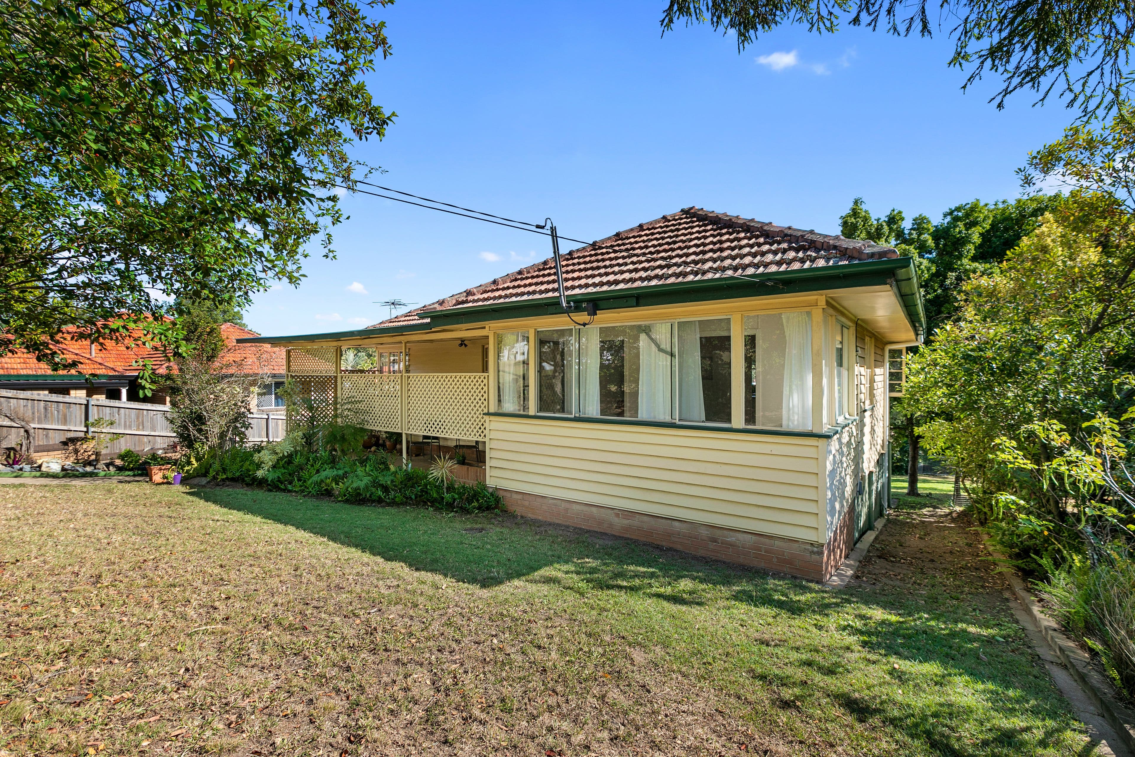 27 Gaynesford Street, Mount Gravatt QLD 4122, Mount Gravatt - Image 1