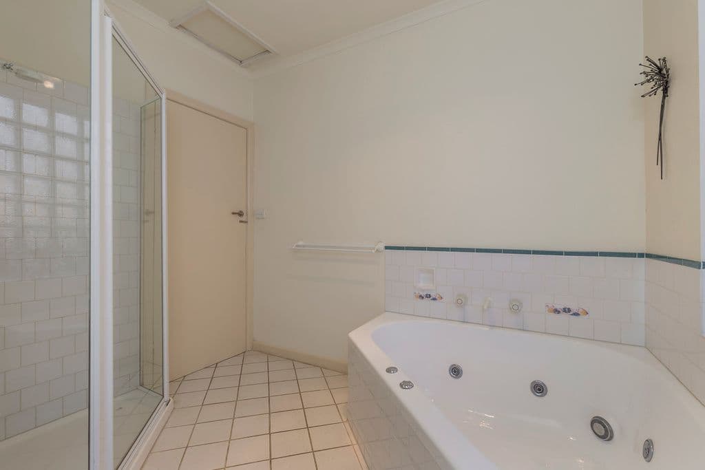 10 Wilsons Road, Newcomb VIC 3219, Newcomb - Thumbnail 4