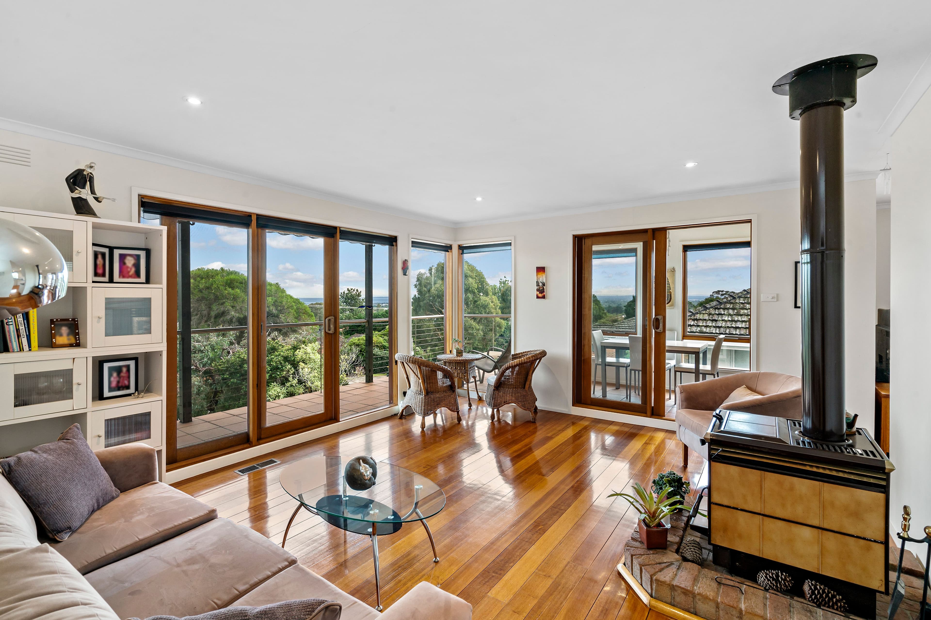 22 Hillcrest Road, Frankston VIC 3199, Frankston - Thumbnail 2