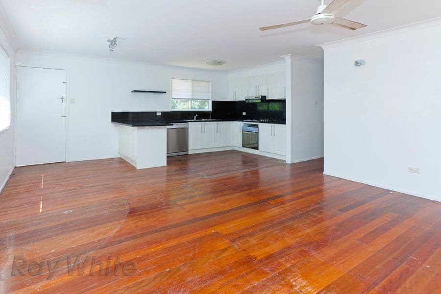 44 Hallett Avenue, CAMIRA QLD 4300, Camira - Thumbnail 3