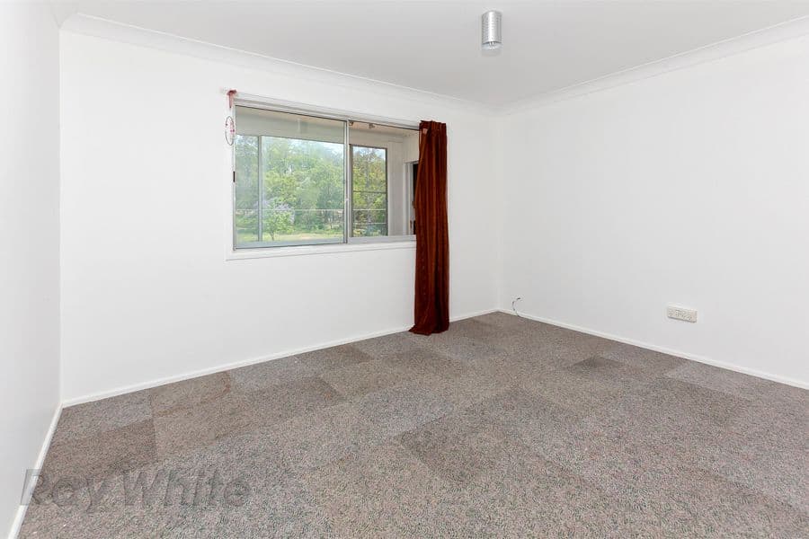 44 Hallett Avenue, CAMIRA QLD 4300, Camira - Thumbnail 4