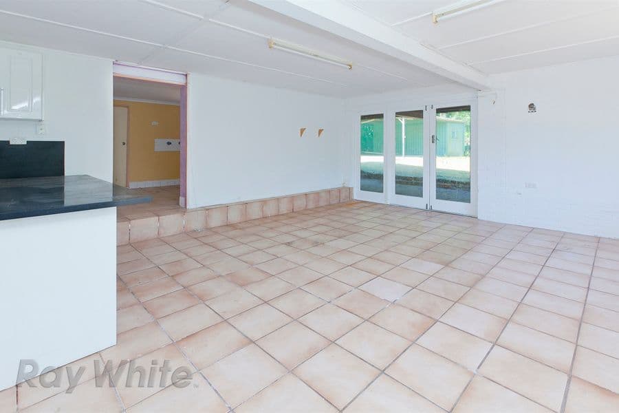 44 Hallett Avenue, CAMIRA QLD 4300, Camira - Thumbnail 8