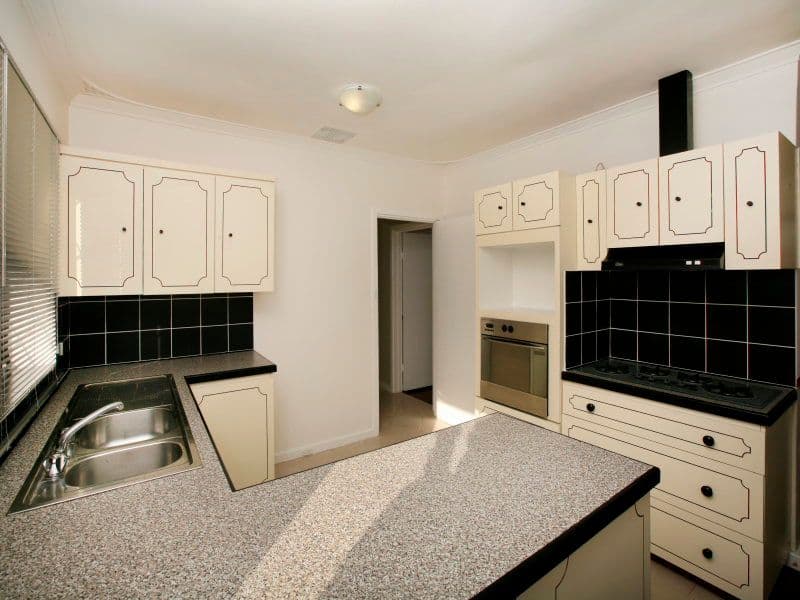 30 McGilvray Avenue, MORLEY WA 6062, Morley - Thumbnail 3