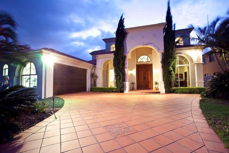 15 Istana View, CLEAR ISLAND WATERS QLD 4226, Clear Island Waters - Thumbnail 2