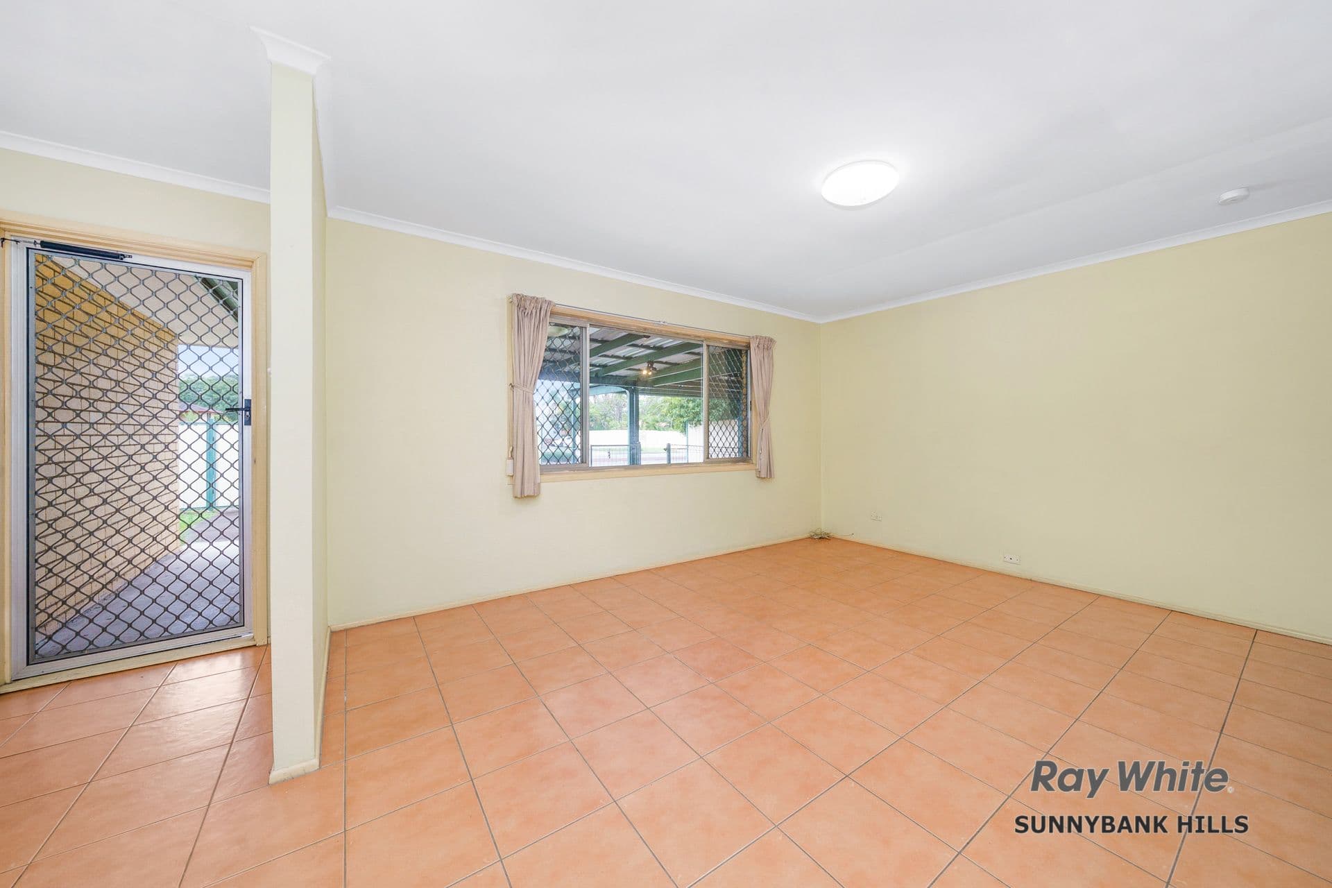 77 Padstow Road, Eight Mile Plains QLD 4113, Eight Mile Plains - Thumbnail 3
