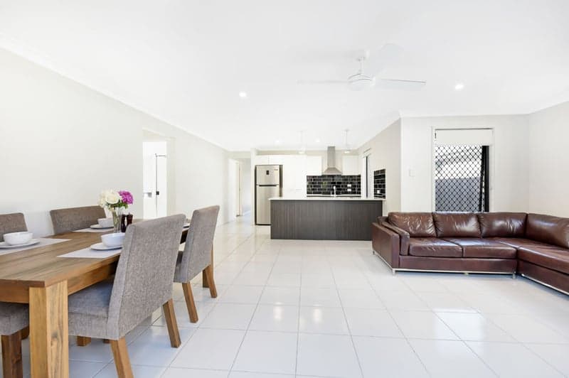 10 Gumtree Pocket Court, Little Mountain - Thumbnail 2