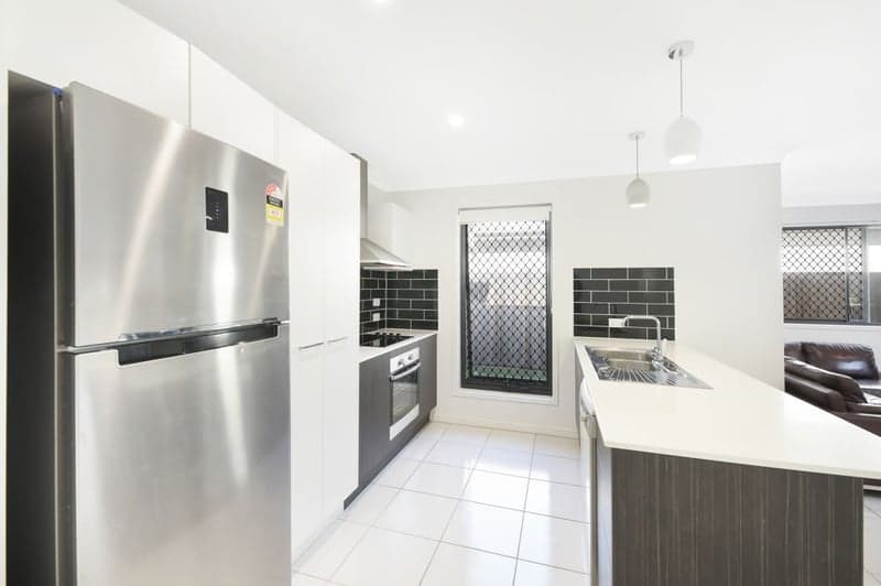 10 Gumtree Pocket Court, Little Mountain - Thumbnail 5