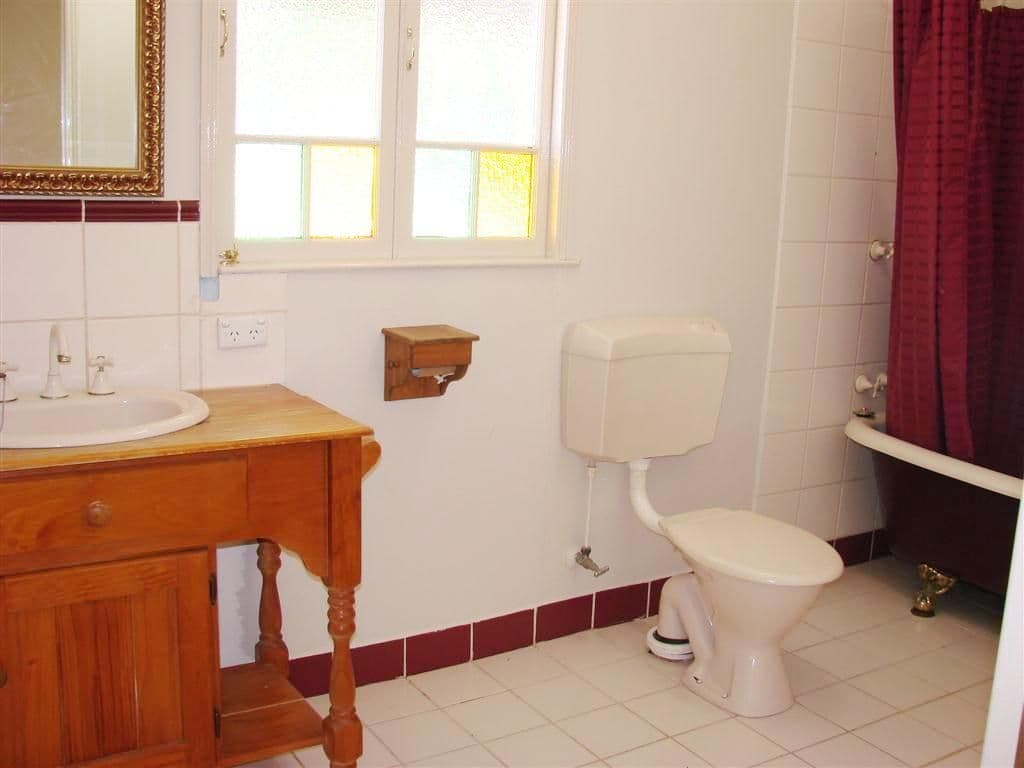 51 Old Capricorn Highway, GRACEMERE QLD 4702, Gracemere - Thumbnail 5