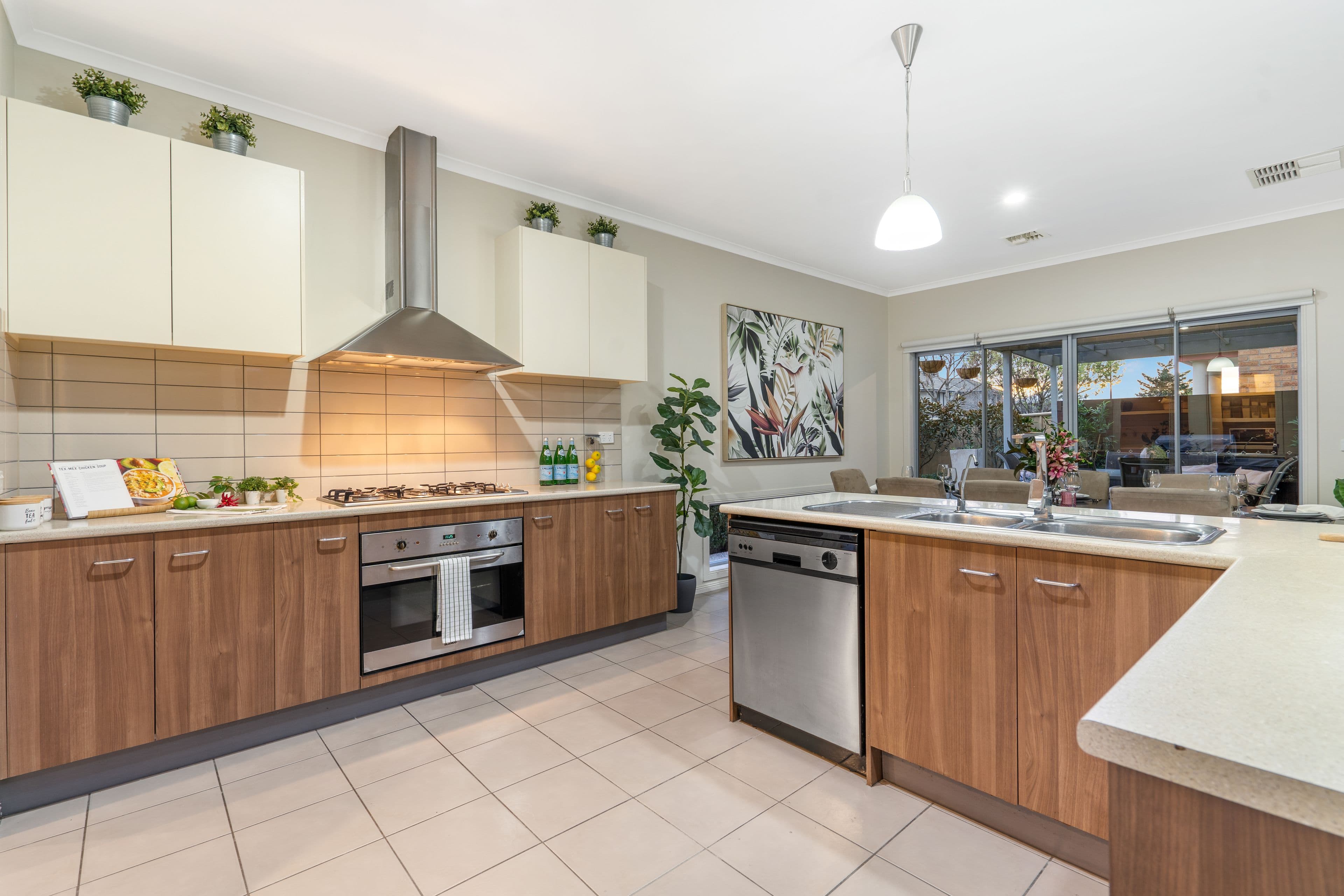 14 Fairbairn Way, Caroline Springs VIC 3023, Caroline Springs - Thumbnail 5