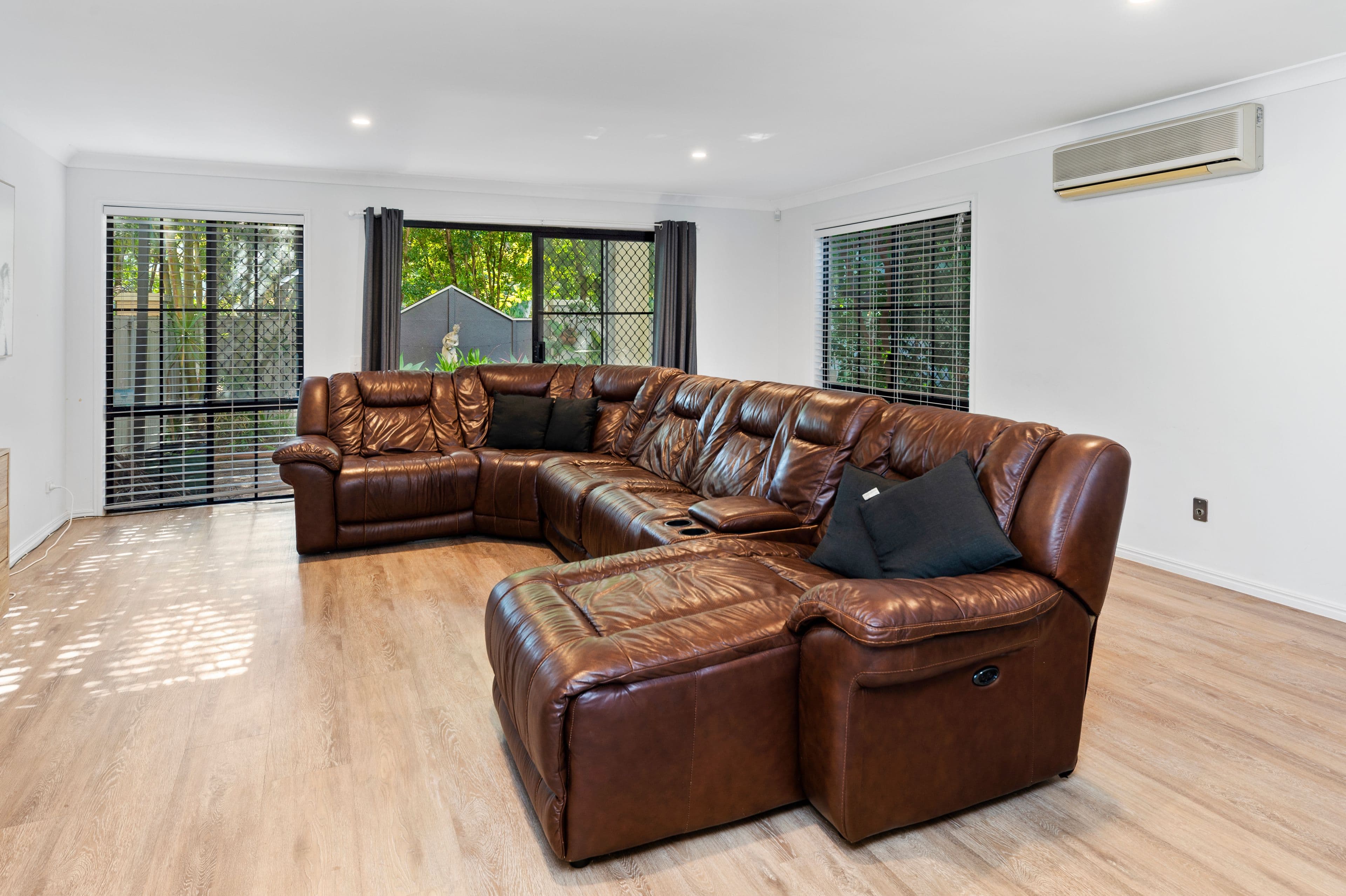 2-18 Beachcomber Court, Burleigh Waters QLD 4220, Burleigh Waters - Thumbnail 2