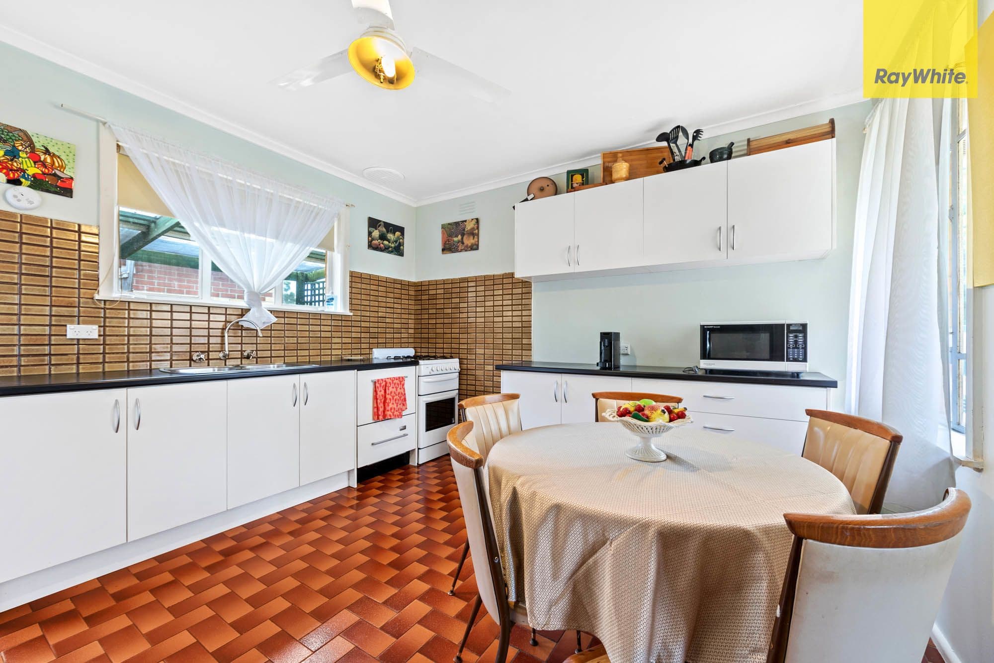 43 Leslie Street, St Albans VIC 3021, St Albans - Thumbnail 3