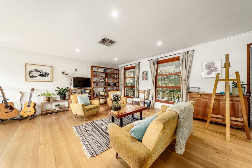 87 Bandjalong Crescent, Aranda ACT 2614, Aranda - Thumbnail 2