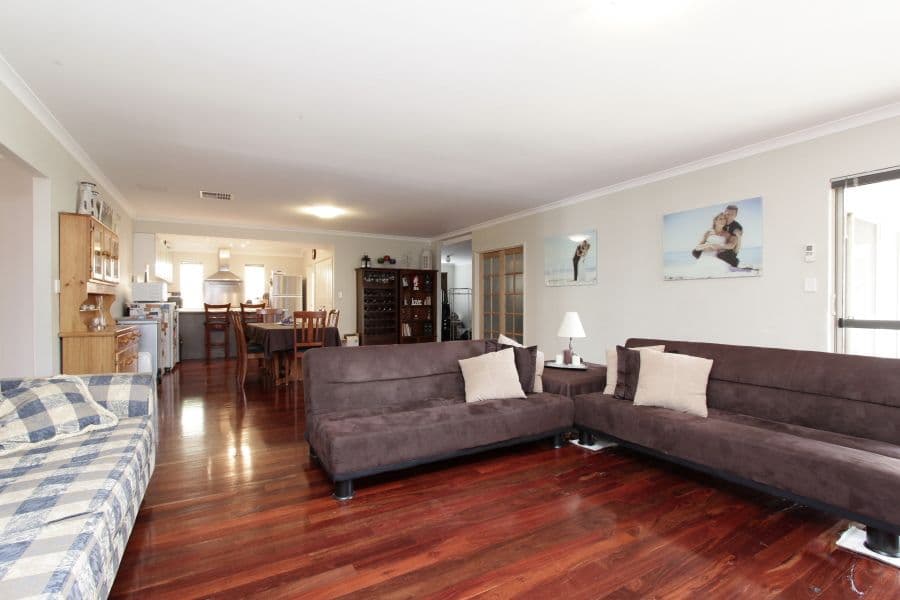 4 Kalinga Drive, ELLENBROOK WA 6069, Ellenbrook - Thumbnail 2