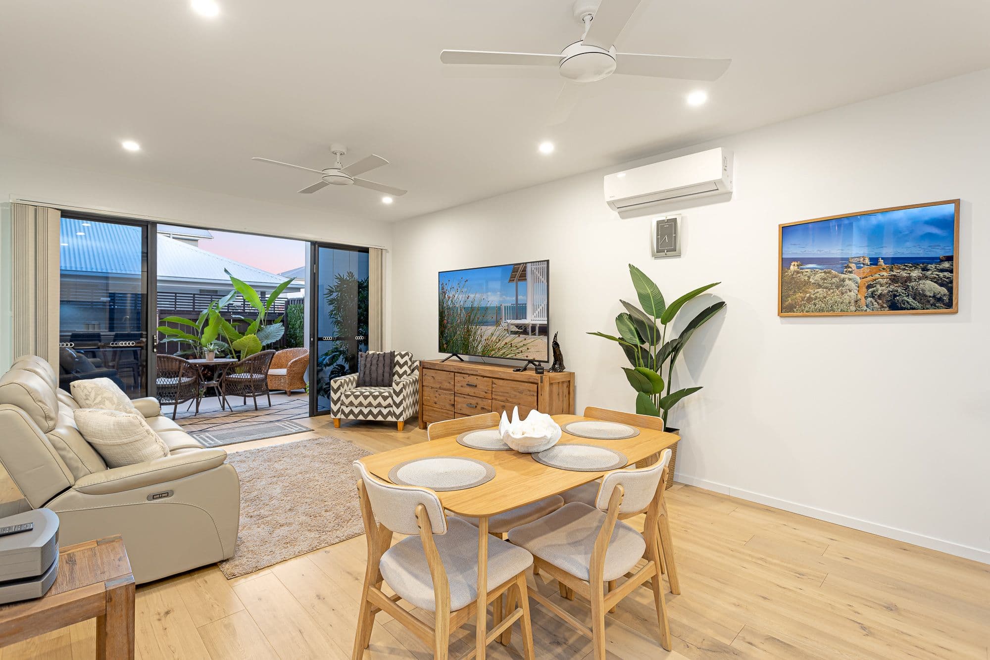 10 WHITEHAVEN Road, Newport QLD 4020, Newport - Thumbnail 6