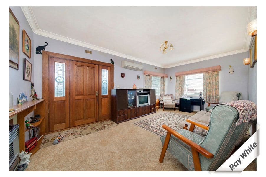 102 Henderson Road, Crestwood - Thumbnail 2