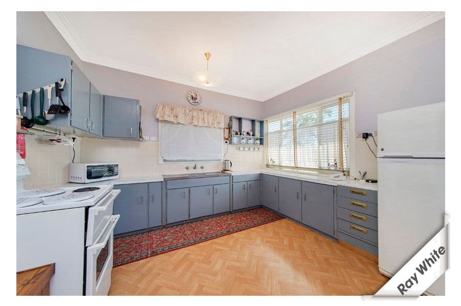 102 Henderson Road, Crestwood - Thumbnail 3