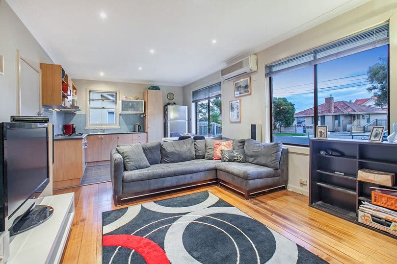 22 Winter Crescent, Reservoir VIC 3073, Reservoir - Thumbnail 4