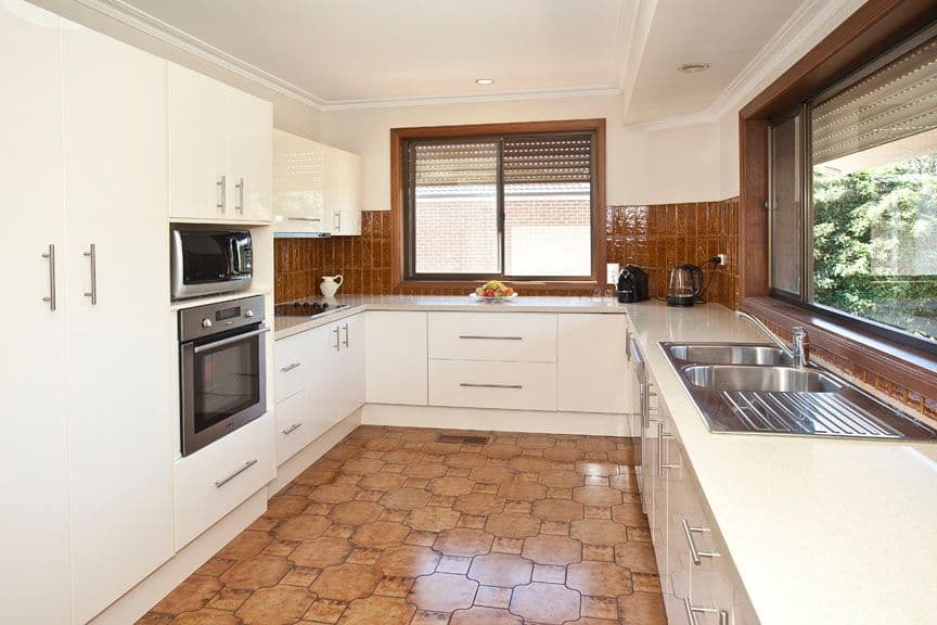 3 Samantha Close, WHEELERS HILL VIC 3150, Wheelers Hill - Thumbnail 2