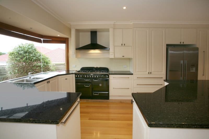 7 Ealing Court, GLEN WAVERLEY VIC 3150, Glen Waverley - Thumbnail 2