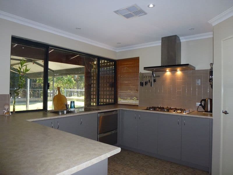 27 Wychwood Close, BULLSBROOK WA 6084, Bullsbrook - Thumbnail 2
